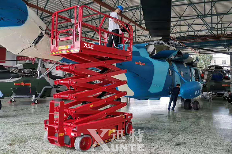 成都雙流國際機(jī)場選購迅特自行剪叉式升降機(jī)